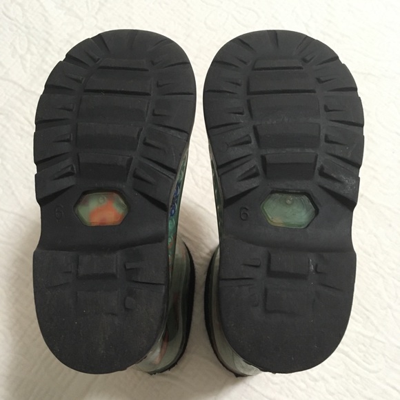 6US (3/$20) Kamik Rain Boots - Picture 8 of 12